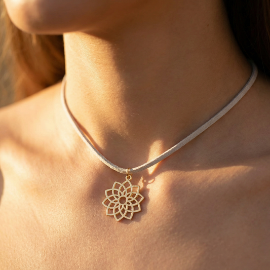 Collar Lotus